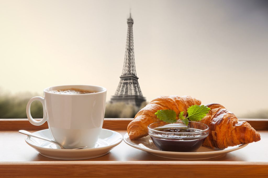 fransız kahve kültürü, eifel kulesi, kruasan tatlı ve fransız kahvesi